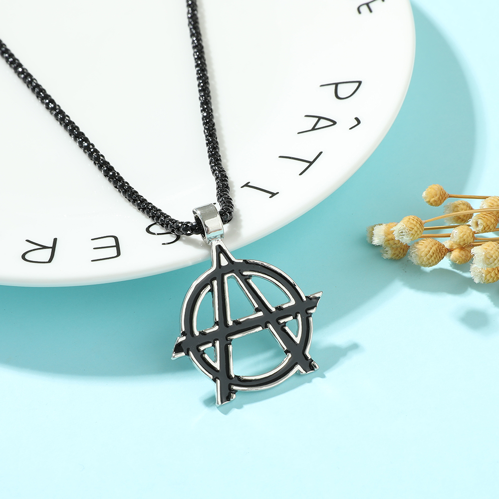 Vintage Necklace - قلادة رمزية بحرف A من فيلم