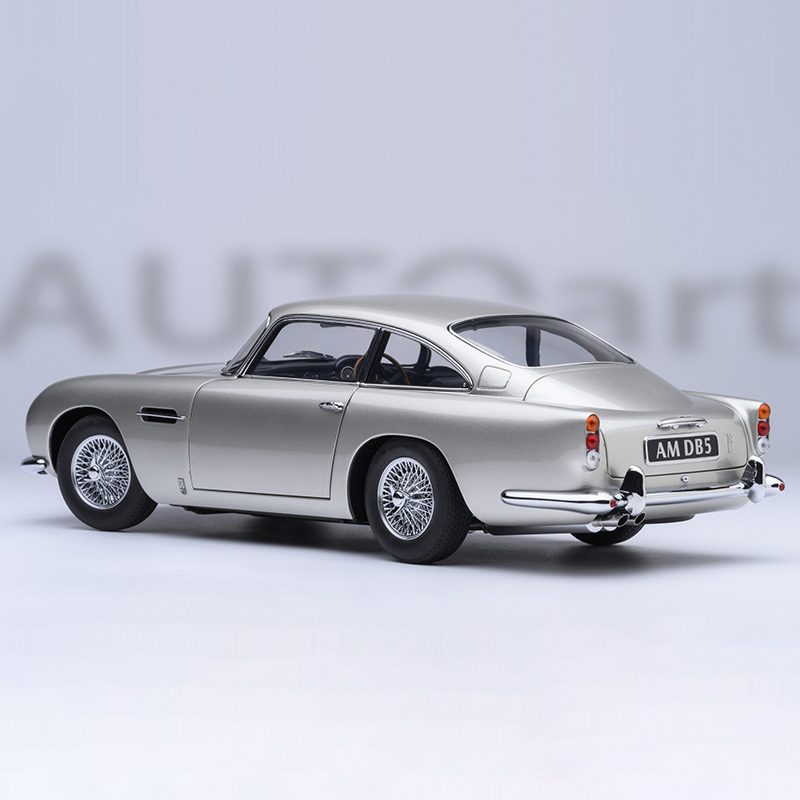 AUTOart 1:18 مقياس دييكاست سبي - مراجعة Vintage Collectible Classics وسعره
