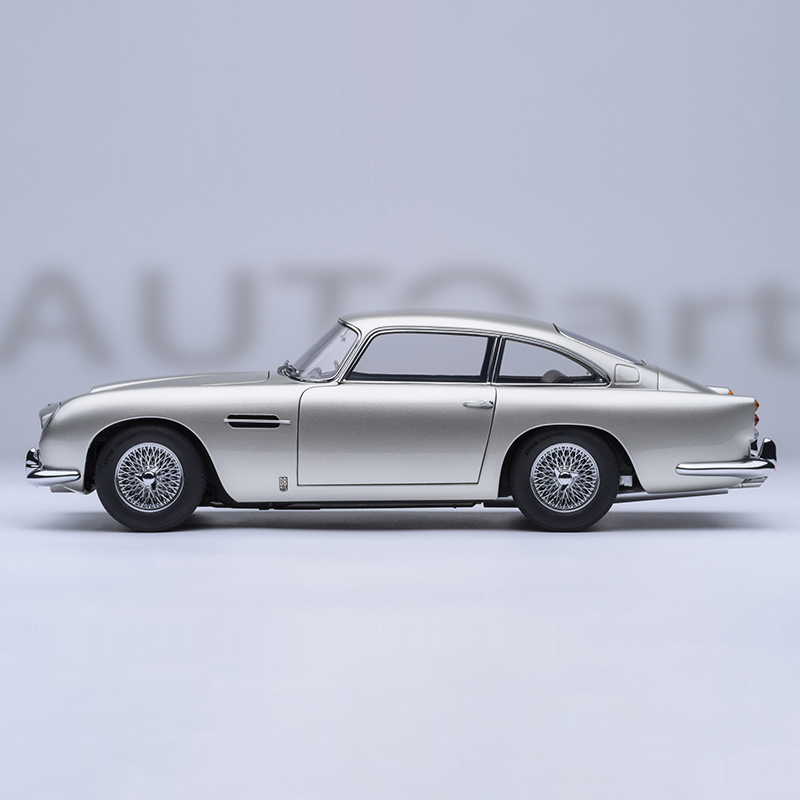 AUTOart 1:18 مقياس دييكاست سبي - مراجعة Vintage Collectible Classics وسعره